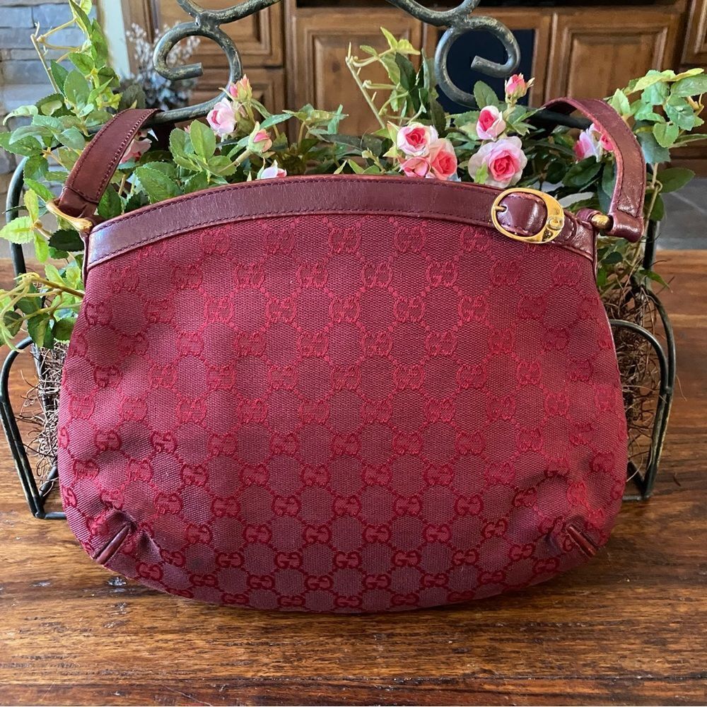 Authenticated Vintage Gucci GG Logo Burgundy/Wine Crossbody Shoulder Bag. COA. - Picture 8 of 16